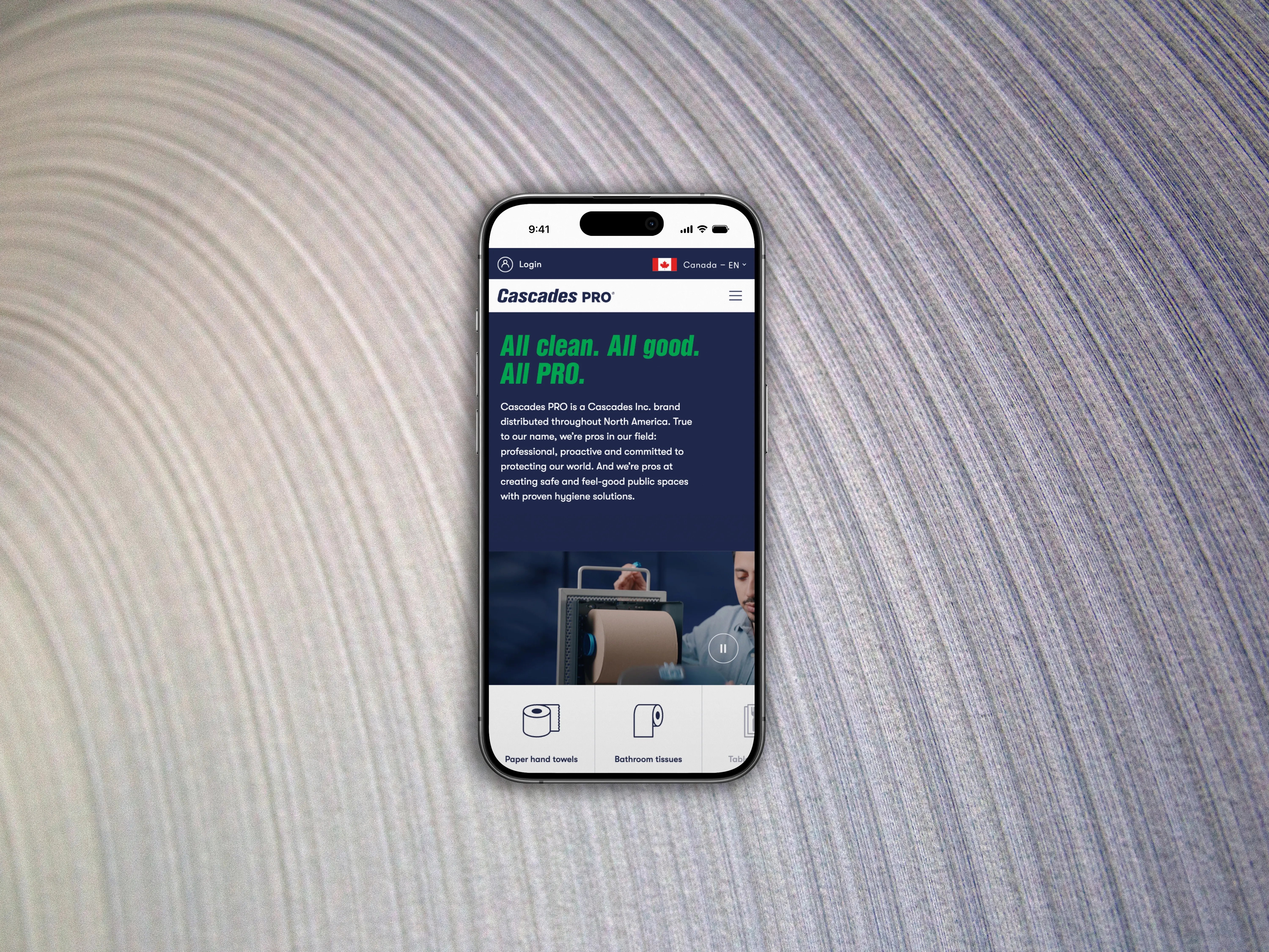 Vue du site web sur un écran de téléphone