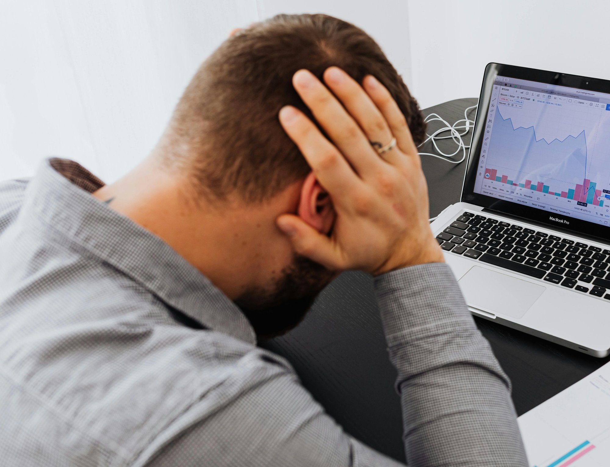 pexels-karola-g-5717791